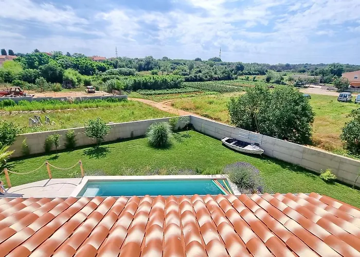 Villa Mira
